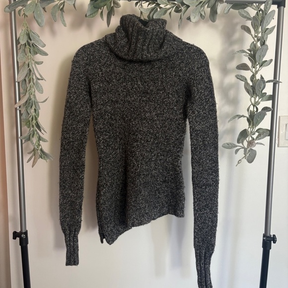 Athleta Sweater - Picture 4 of 4